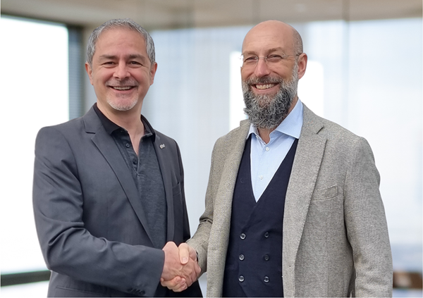 Nadir Yilmaz und Michael Bucko, Geschäftsführer der Vitel Gmbh